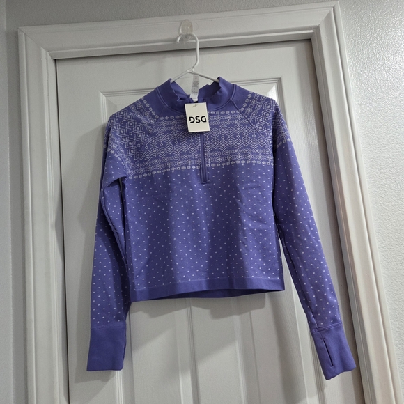 ❤️NWT❤ DSG Purple Patterned Pullover - Picture 1 of 12